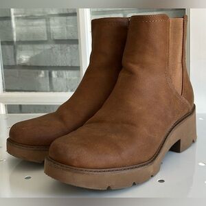 Naturalizer women’s Boots 8.5 Brown
